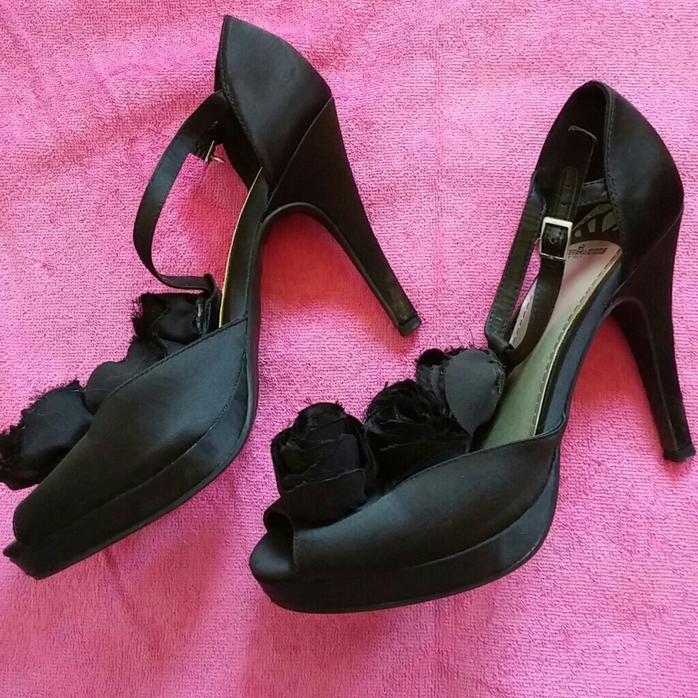Fergalicious Black Platform Pumps size 8.5